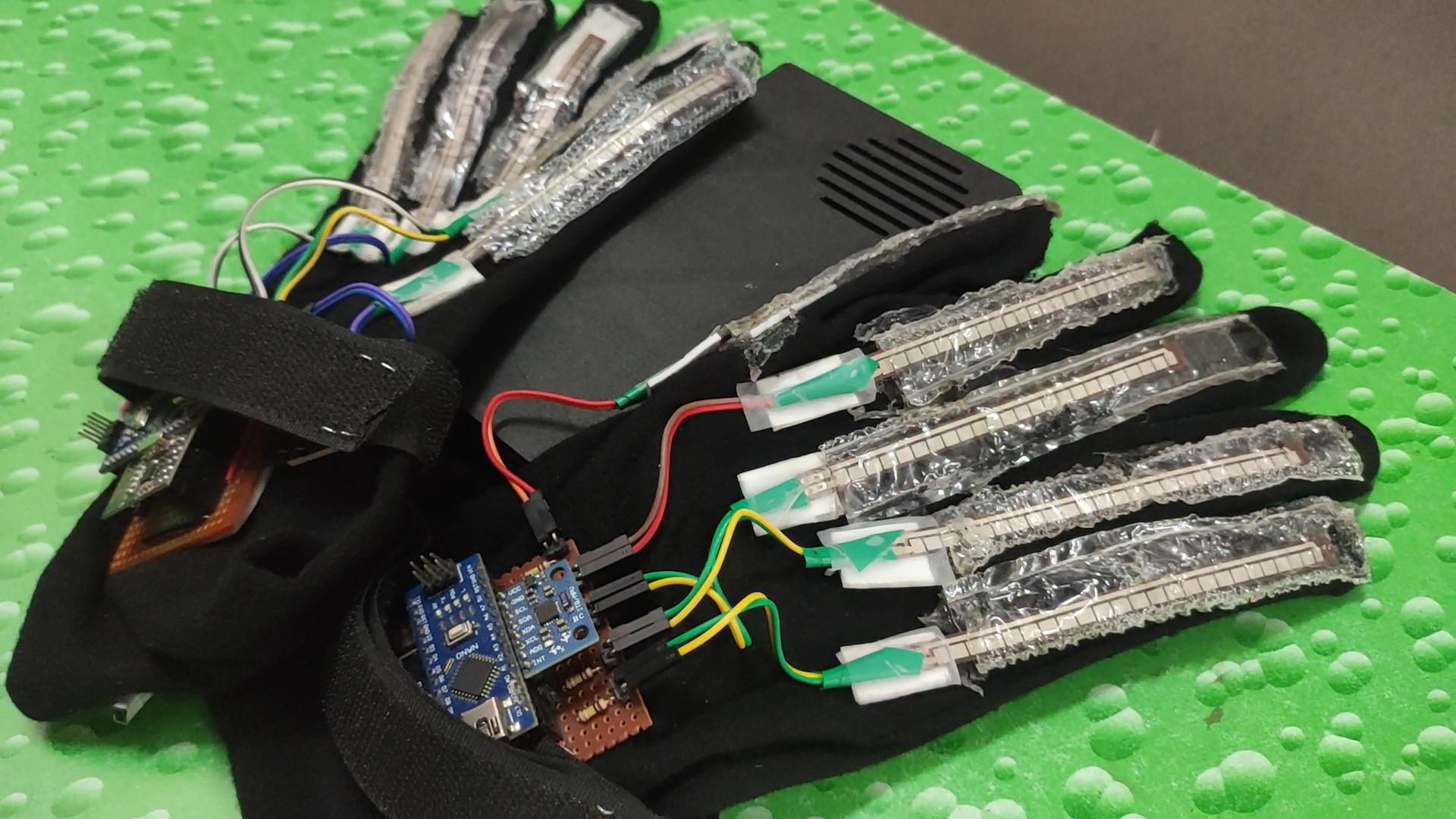 SSC wearable glove with sensors